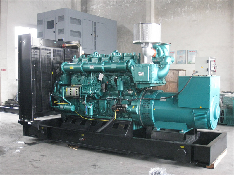 穆棱200KW 柴油发电机的油耗是多少？